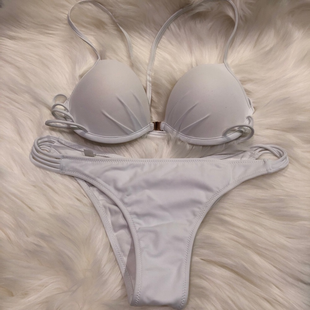 Victoria’s Secret Bikini Set